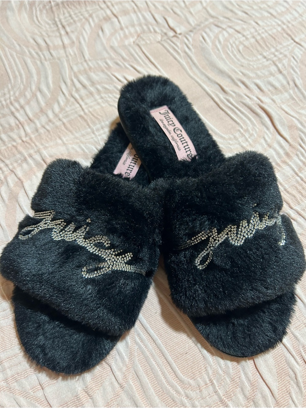 💜3 for $25💜Juicy Couture Black Plush Faux Fur Slide Slippers with Pink Logo Tag